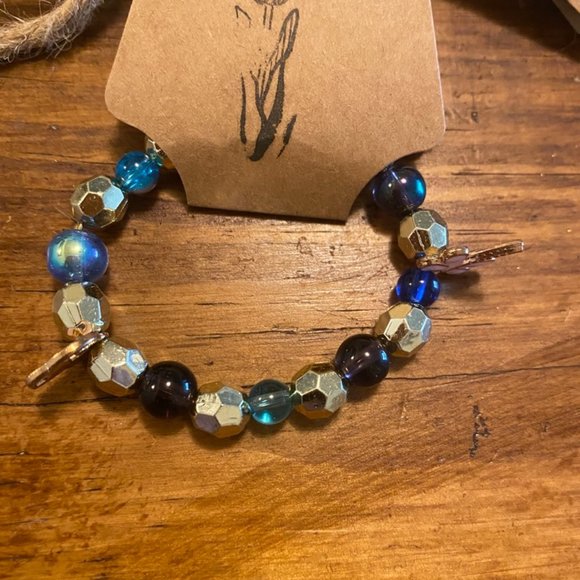 Kids Beaded Bracelet - Picture 1 of 3